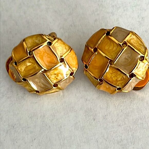 Vintage Enamel 3pc Set Butterfly Pin & Clip Earrings Pastels in GoldTone AVON - Picture 3 of 11